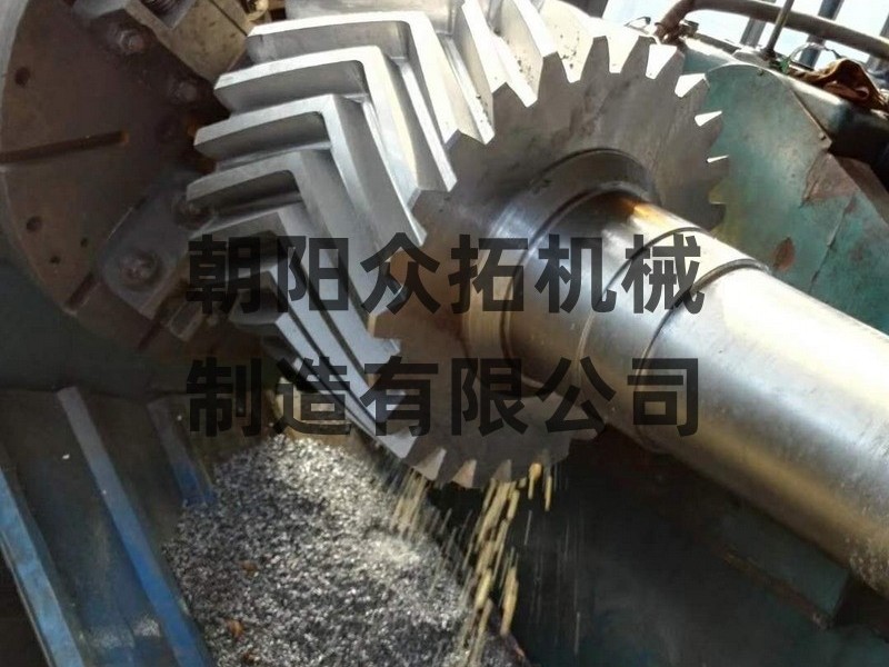 Herringbone gear milling machine